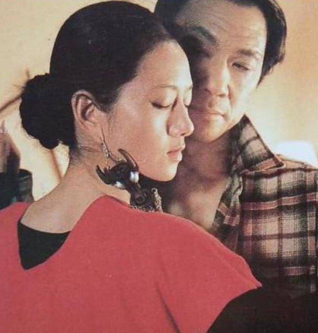 破解版ps苹果
:杨丽萍年轻的时候有多好看，侧脸撞脸章子怡