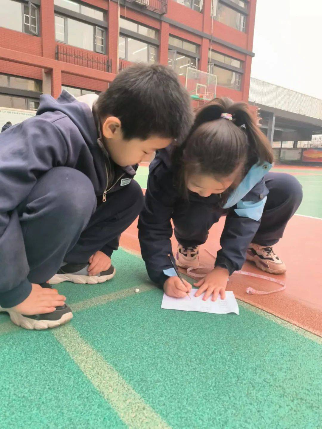 全景课堂学生版苹果:让孩子经历完整的学习过程——宝睿未来小学二年级数学探究学习活动-第14张图片-太平洋在线下载