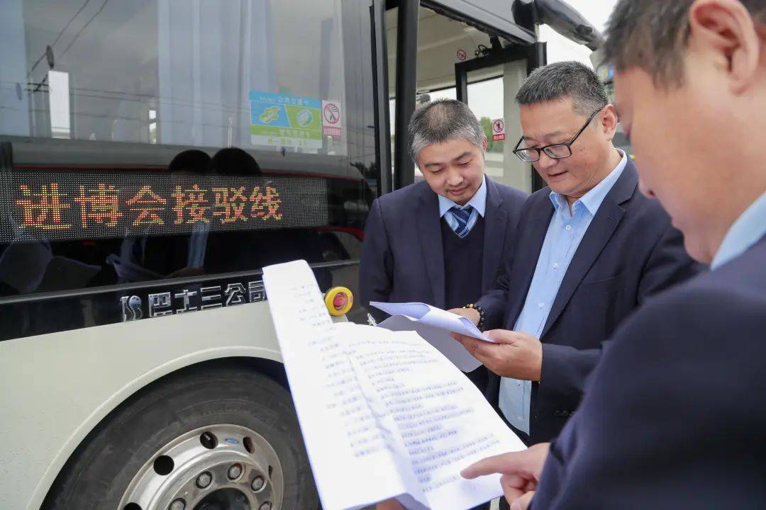 作为一名老“进博人”，他开着车，把19条线路一条条跑过来……-第2张图片-太平洋在线下载