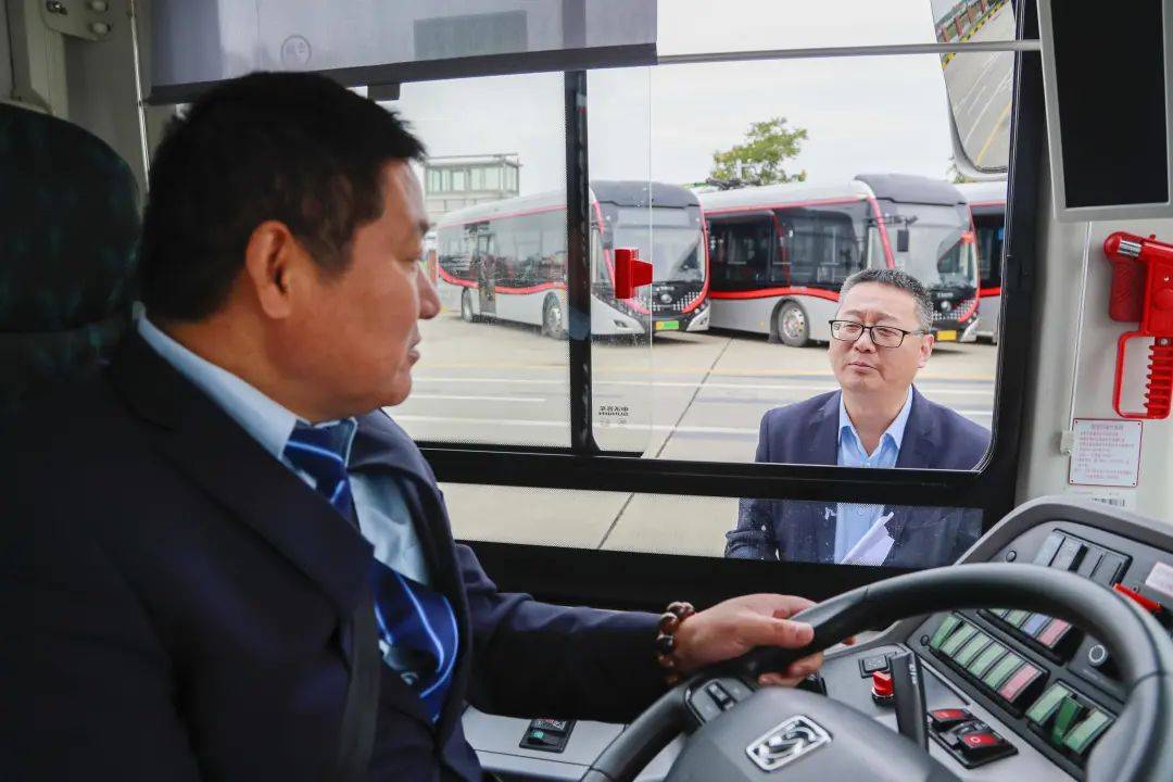 作为一名老“进博人”，他开着车，把19条线路一条条跑过来……-第6张图片-太平洋在线下载