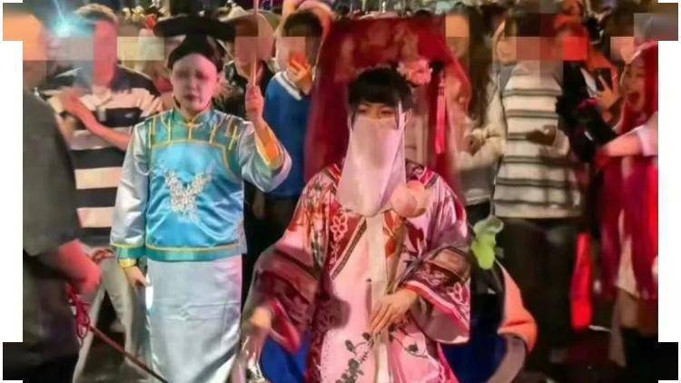 这两天，各类变装风靡街头：cos安陵容火了，连演员都转了……侵权吗？