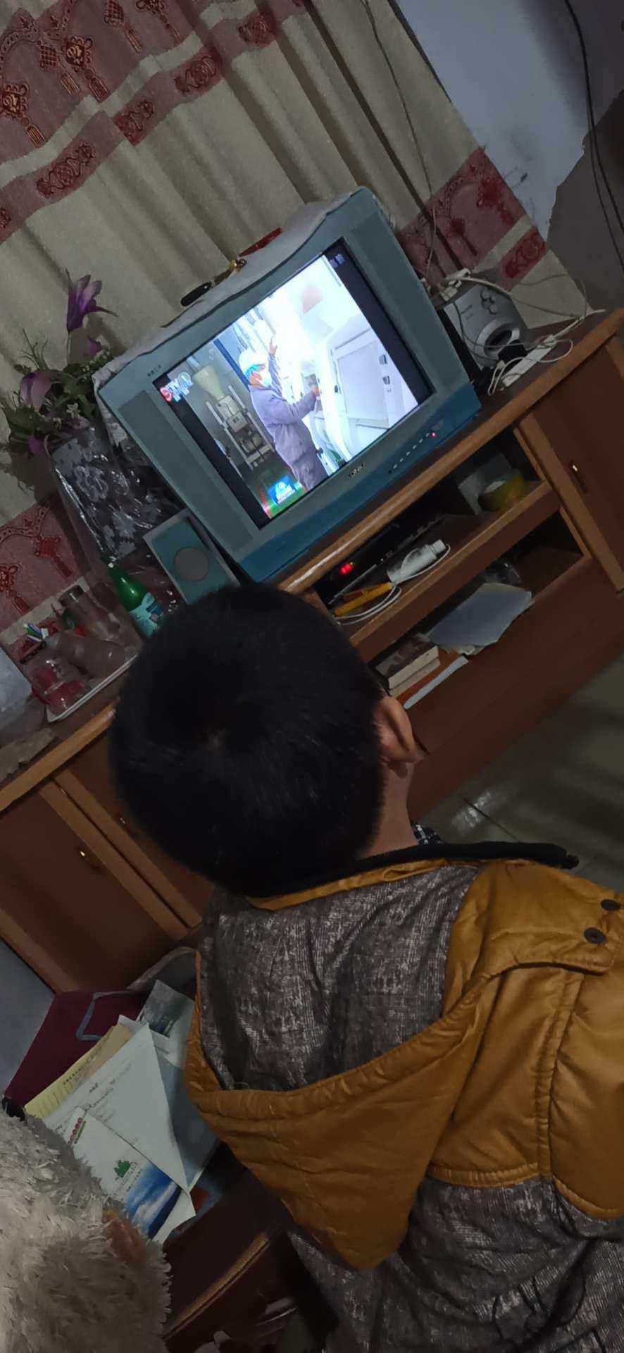 手机看新闻的软件小学免费ai智能写作一键生成