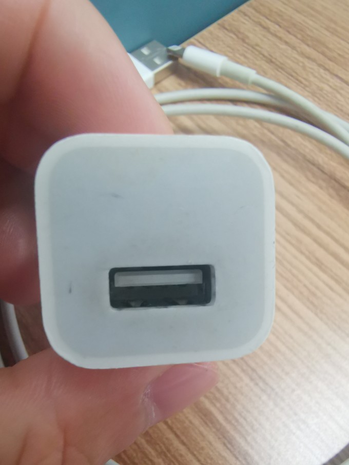 俄版苹果充电器图片俄罗斯用什么规格充电器