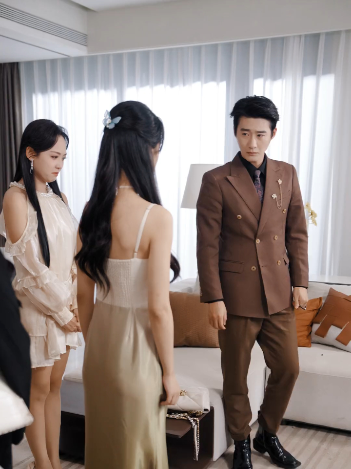 为夫人服务手机版在线观看尹律夫人们的高尔夫球课在线观看免费版-第2张图片-太平洋在线下载